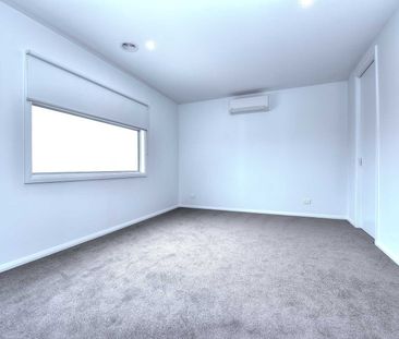 Stunning 3-Bedroom Townhouse in the Heart of Parkdale - Your Dream ... - Photo 3
