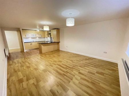 2 bedroom flat to rent - Photo 2
