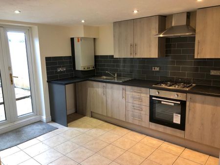2 bedroom terraced house to rent - Photo 3