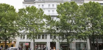 UNBEFRISTET: In Generalsanierung - 4-Zimmerwohnung in der Praterstraße mit einem kleinen straßenseitigen Balkon - Photo 2