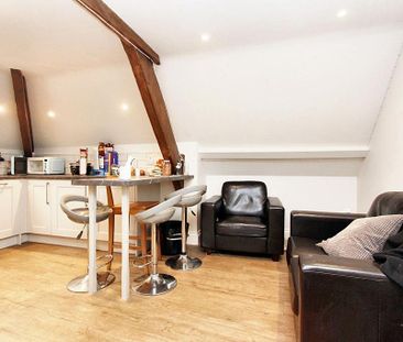 1 bedroom in a house share to rent - Photo 4
