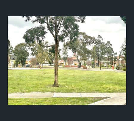 Charming Family Home in Roxburgh Park - Photo 5