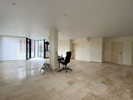 Ruim gelijkvloersappartement met 2 slaapkamers. - Photo 4