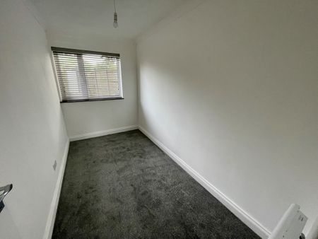 AVAILABLE NOW ***WATER BILLS INCLUDED Two bedroom*** Semi-detached bungalow*** Cul de sac location*** Easy access to major road links ***Local amenities***Neutrally decorated throughout ***New electric heating system ***Enclosed garden*** Thriving friendly community. - Photo 2