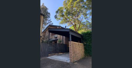 Free-standing Townhouse - Photo 2