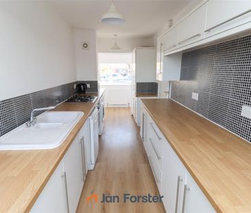 3 Bedroom House - Semi-Detached - Photo 4