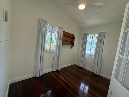 Queenslander Home located in lovely Crawford Road! - Photo 3