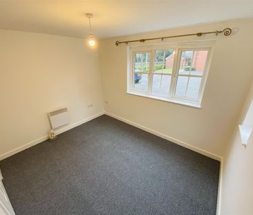 Hendeley Court, Burton On Trent, Staffordshire DE14 2BH - Photo 2