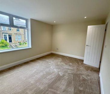 3 bed house to rent in Coal Clough Lane, Burnley, BB11 - Photo 2
