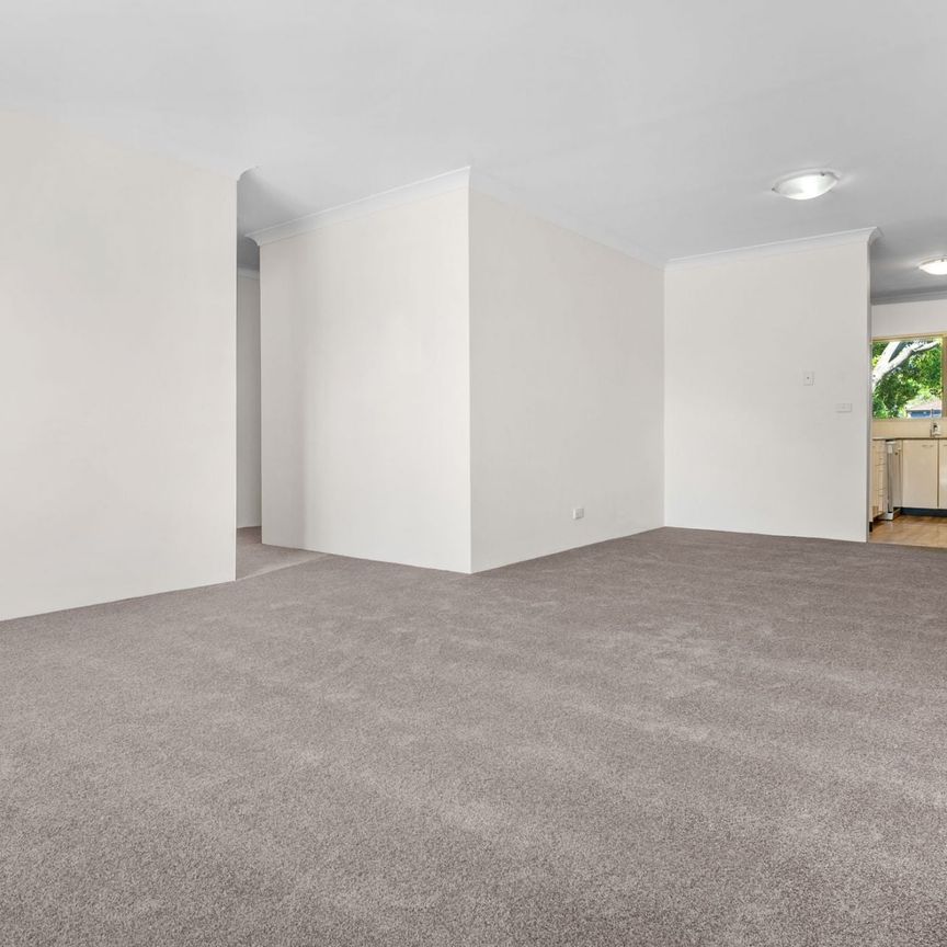 Modern three bedroom apartment in great location. - Photo 1