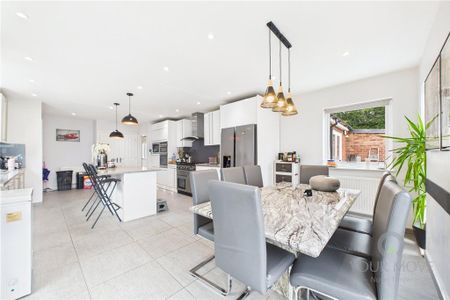 4 bedroom detached house to rent - Photo 4