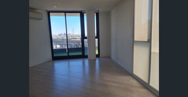 Spacious 2 bedroom apartment with amazing sunset views - Photo 1