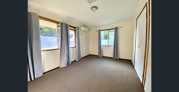 SPACIOUS LOWSET HOME ON SLAB - Photo 1