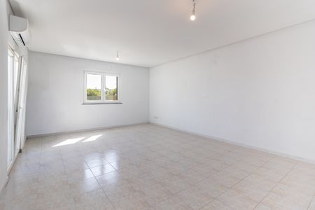 Arrenda-se moradia renovada T3 em Azeitão, Setúbal. - Photo 4