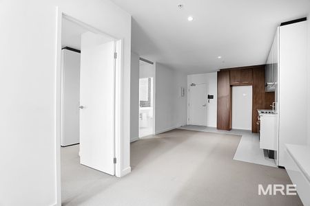 Stylish apartment living in ideal location - Photo 2