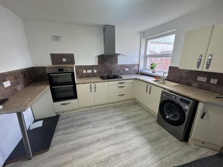 2 bedroom terraced house to rent - Photo 4