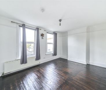 2 bedroom maisonette to rent - Photo 2