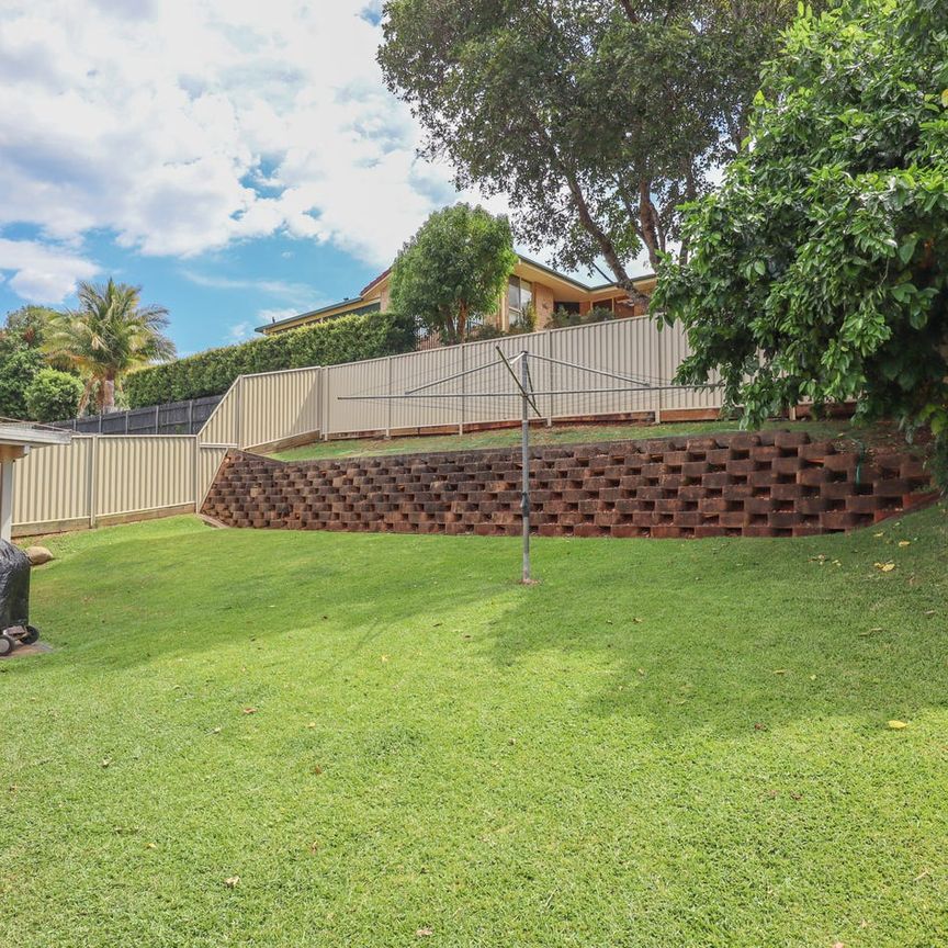 SPLIT LEVEL FAMILY HOME - Photo 1