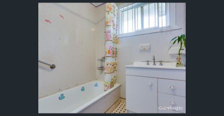 Lovely Family Home - Photo 4