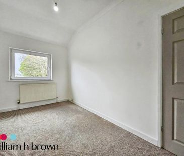 3 bedroom end of terrace house to rent - Photo 4