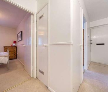 Laleham Road, Shepperton, Surrey, TW17 - Photo 1