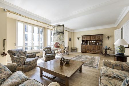 Location Appartement 4 pièces 145m² NEUILLY SUR SEINE 92200 - Photo 2