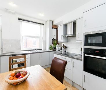 The Village Street, Burley, Leeds - Photo 6