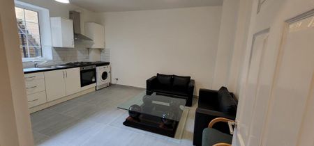 3 bedroom ground floor maisonette to rent - Photo 4