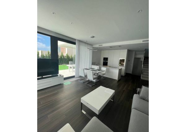 Brand new villa on Sierra Cortina, Alicante (key ready)