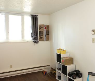 For Lease - 104 Salter Crescent, Kanata, Ontario - Photo 1