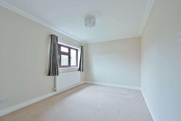 Tudor Manor Gardens, Wd, Watford, WD25 - Photo 1