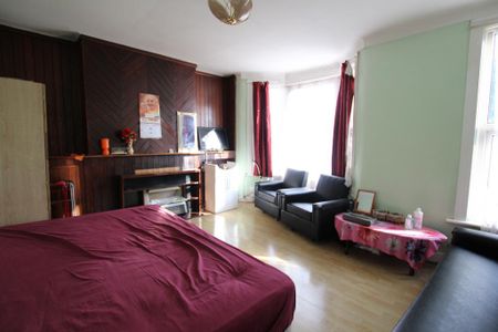 1 bedroom flat to rent - Photo 2