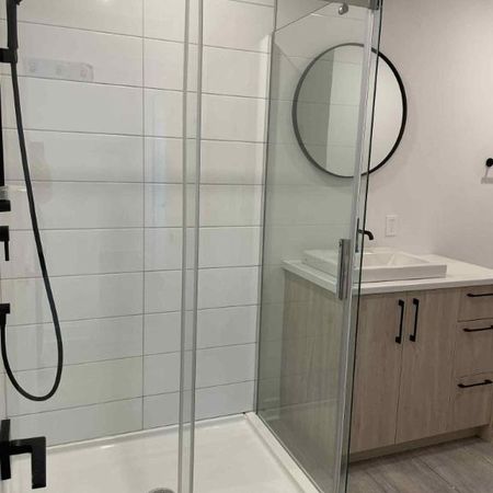 Cowansville semi-meublé 5 et 1/2 - Photo 4