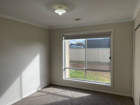 Light, Bright & Spacious! - Photo 5