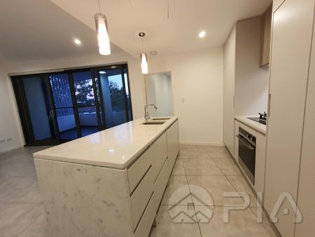 MODERN 2 BEDROOM APARTMENT FOR LEASE - Photo 5