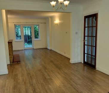 3 Bed Terraced House, Capthorne Avenue, HA2 - Photo 2