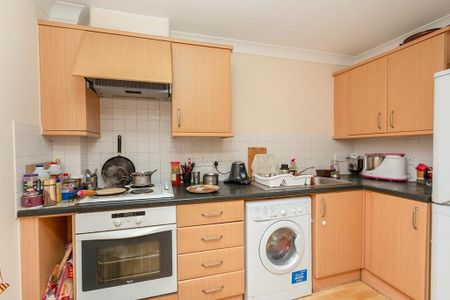 2 bedroom flat to rent - Photo 2