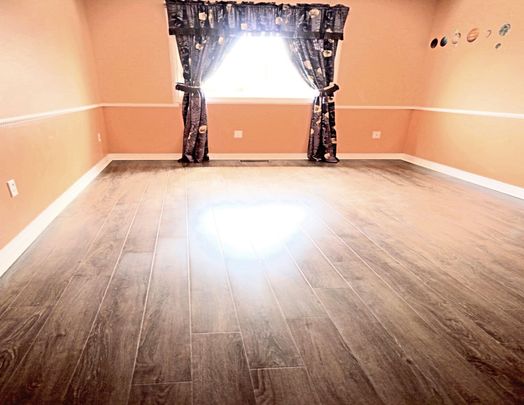 For Lease - 15 Amulet Crescent, Richmond Hill, Ontario - Photo 1