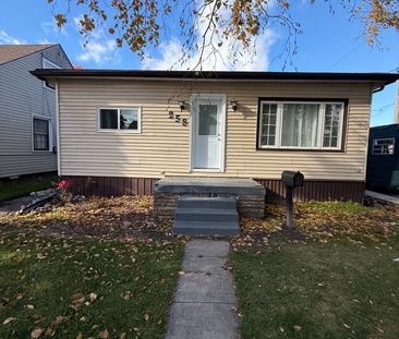 For Lease - 258 Elizabeth Street, Midland, Ontario - Photo 3