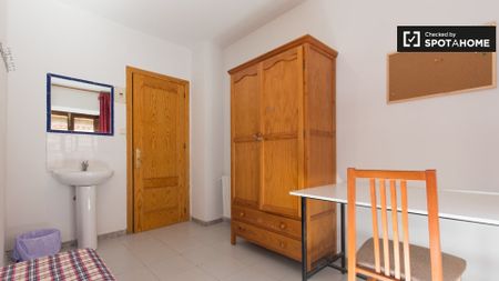 granada, Andalusia 18002 - Photo 2