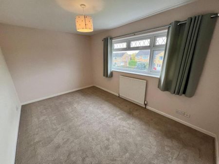 3 bedroom semi-detached house to rent - Photo 3