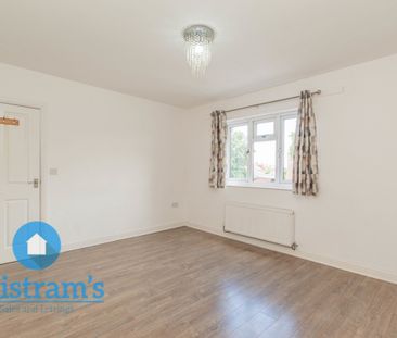 2 bed Flat for Rent - Photo 2