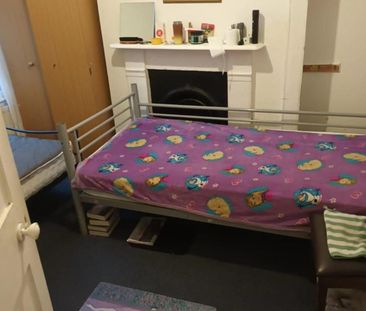 Room in a Shared House, Nigel Road, E7 - Photo 1