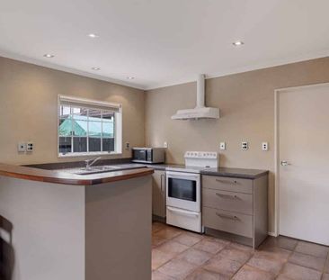 Short Term - Beachside Living in Beautiful Otumoetai! - Photo 1