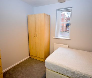 2 bed apartment to rent in Redgrave Close, Gateshead, NE8 - Photo 3