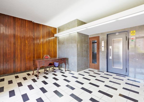 Apartamento T5 para arrendar sem móveis, em zona carismática de Lisboa