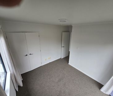 Cozy unit living - Photo 3