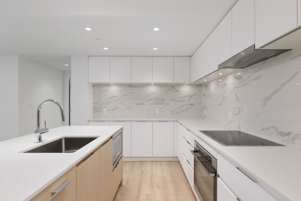 1500 Fern St (4th Floor), North Vancouver - Photo 1