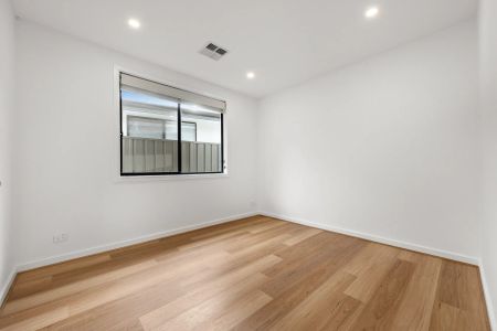 17 Norseman Avenue, - Photo 3