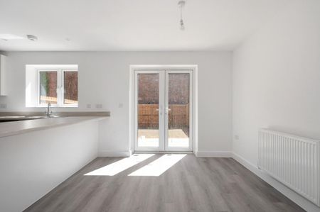 3 bedroom semi-detached house to rent - Photo 5